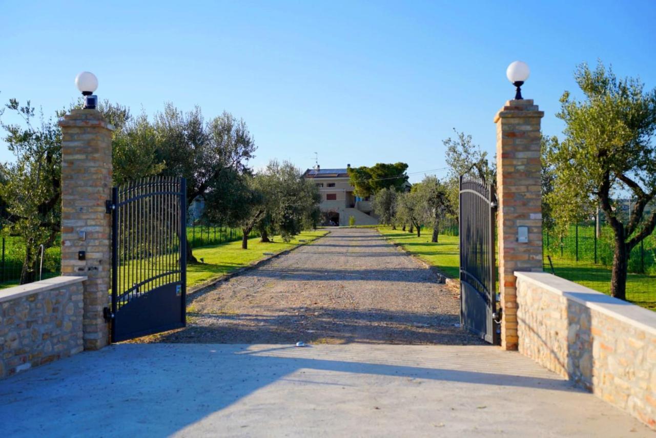 Casale Ferrantino Guest House Giulianova Luaran gambar