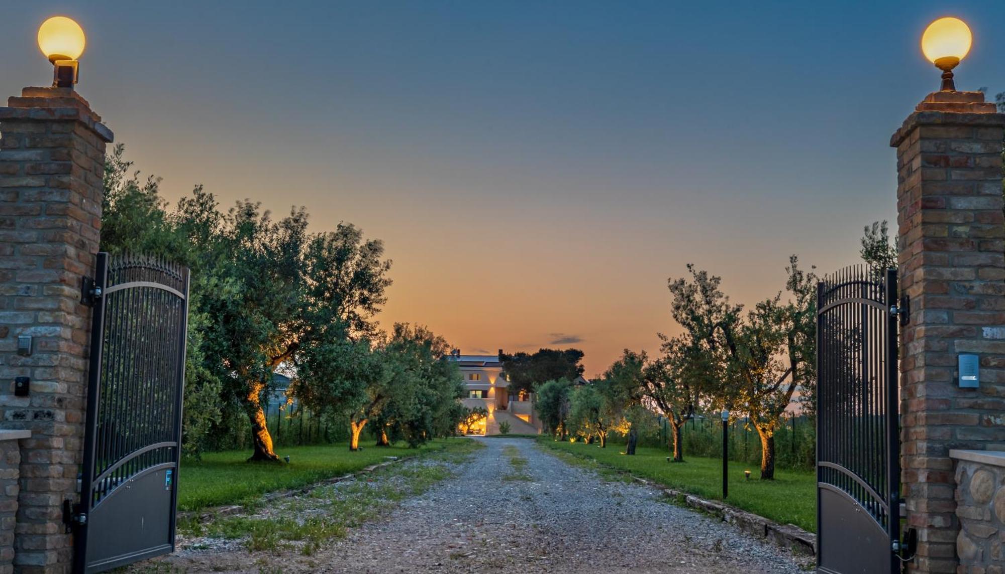 Casale Ferrantino Guest House Giulianova Luaran gambar
